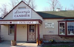 Lowerys_front_of_store_22